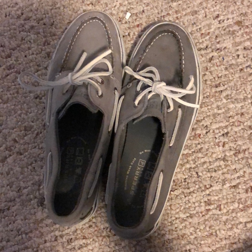 Grey sperrys - Picture 2 of 5
